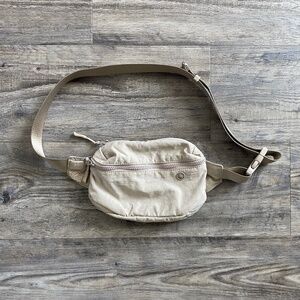 New Gaiam Camel Nylon Fanny Waist Pack